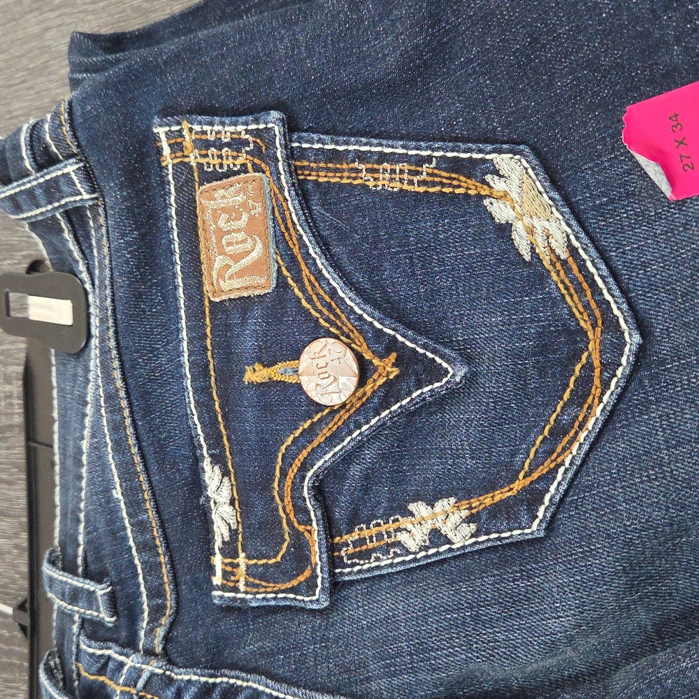 Wrangler Rock 47 Womans Low Rise Denim Blue Jeans 27x34 Destressed EmbroideryNWT